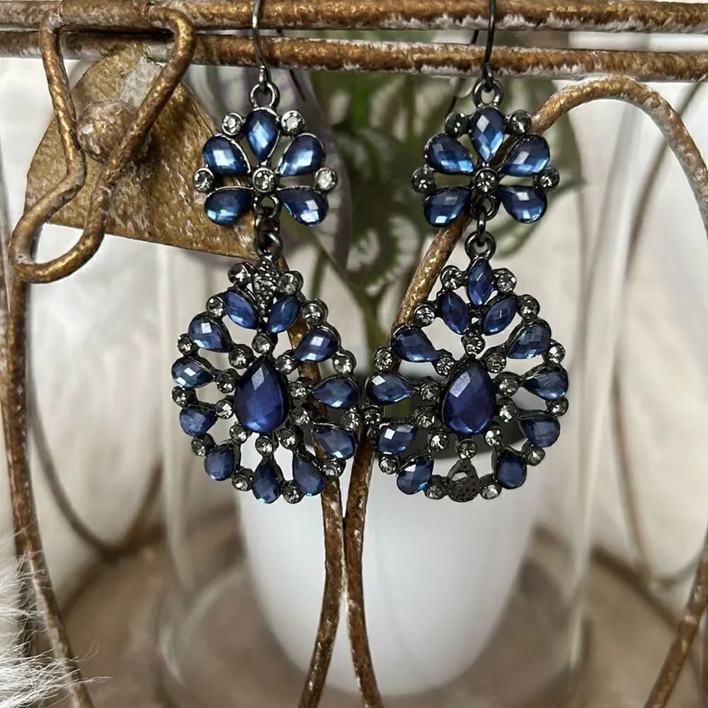 3/30$ Blue teardrop earrings